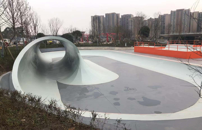 四川省成都市凤凰山公园极限运动场(深碗池及360度圆管区)