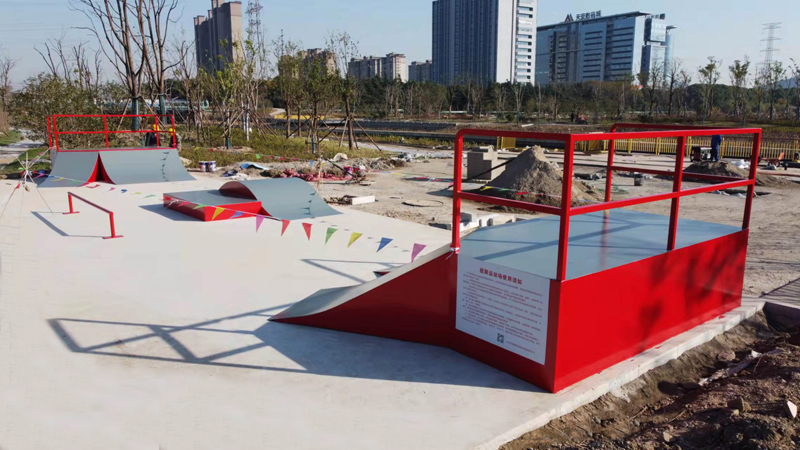 江苏省无锡市江阴东横河公园极限运动场